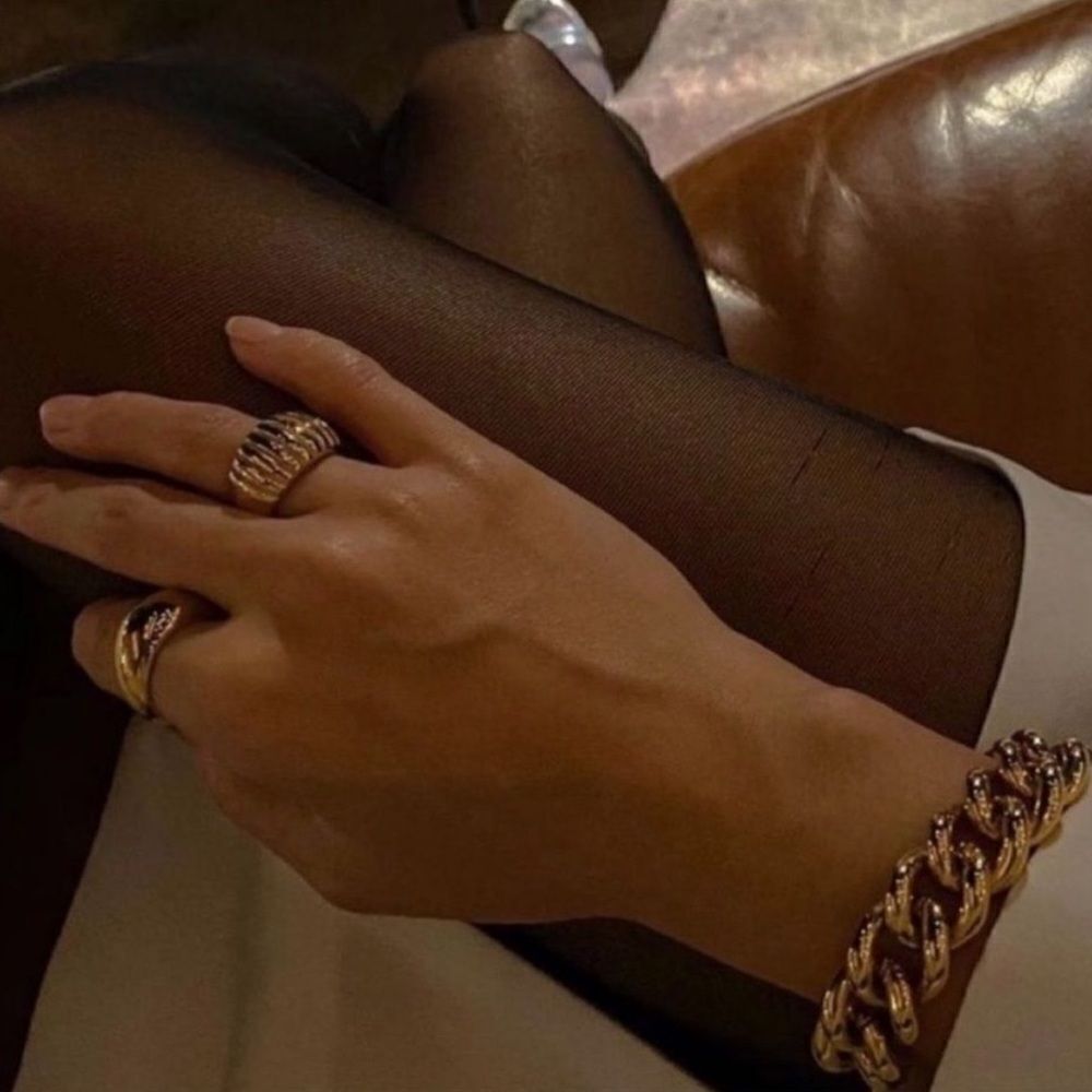 Black pantyhose 